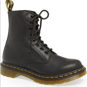 Dr Martens Black Pascal